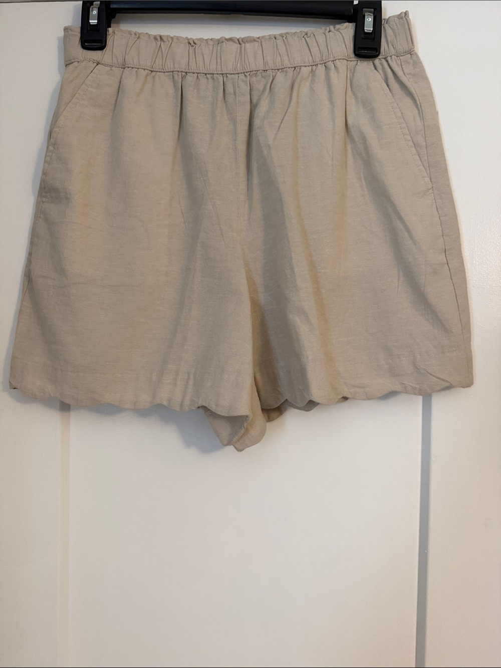 Talbots Beige linen blend scalloped edge Shorts